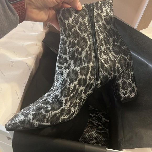 AGL, Marette Leopard Bootie - Picture 10 of 15
